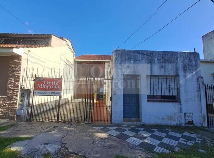 Casa · 320m² · 6 Ambientes · 4 Cocheras