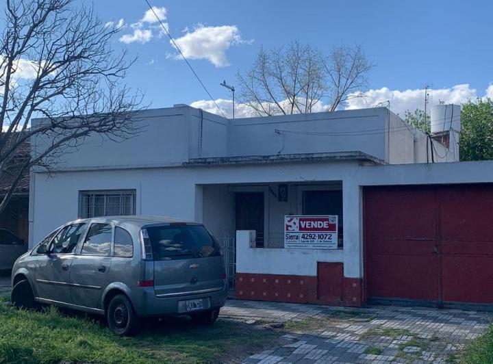 Casa · 1m² · 3 Ambientes · 1 Cochera