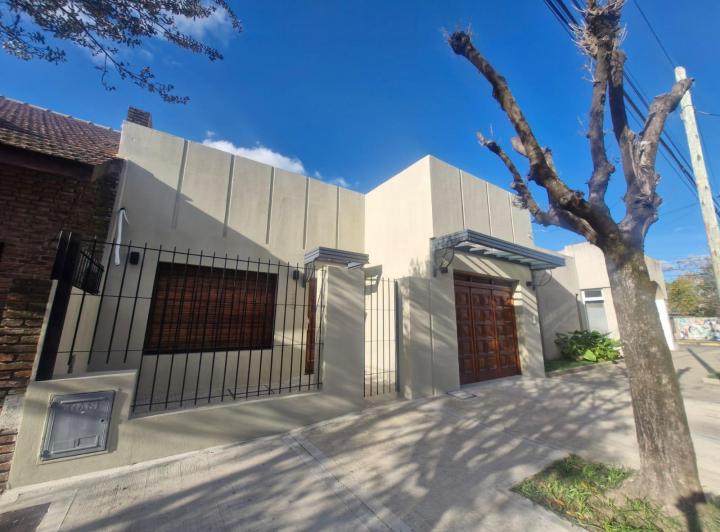 Casa · 100m² · 3 Ambientes · 1 Cochera