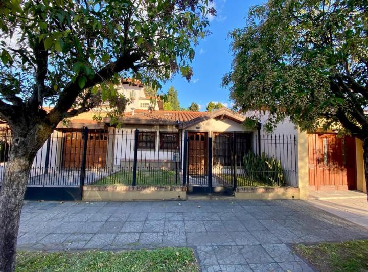 Casa · 170m² · 5 Ambientes · 2 Cocheras
