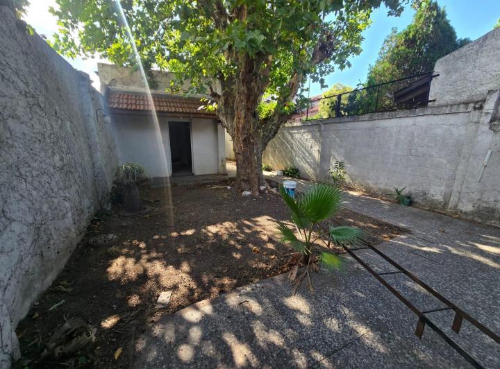 Casa · 80m² · 5 Ambientes · 1 Cochera