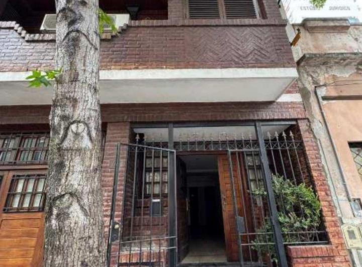 Casa · 200m² · 4 Ambientes · 2 Cocheras