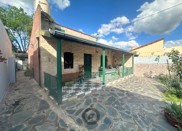 Casa · 97m² · 3 Ambientes · 1 Cochera