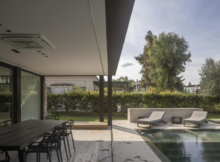 Casa · 370m² · 7 Ambientes · 2 Cocheras