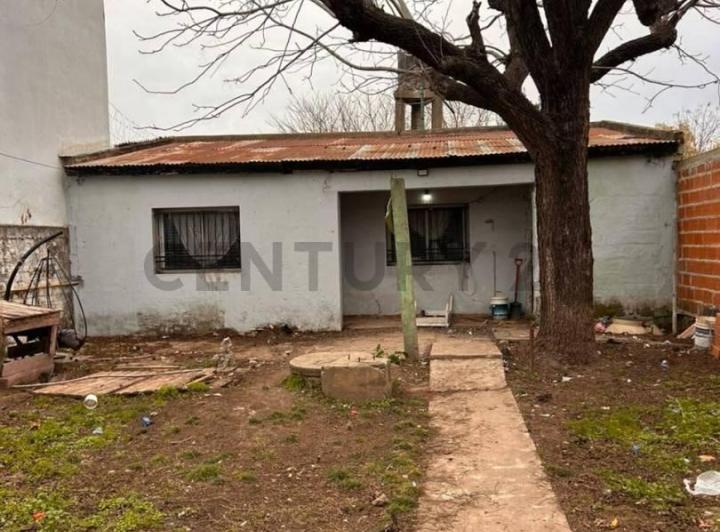 Casa · 60m² · 1 Dormitorio · 2 Cocheras