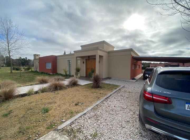 Casa · 161m² · 4 Ambientes · 2 Cocheras