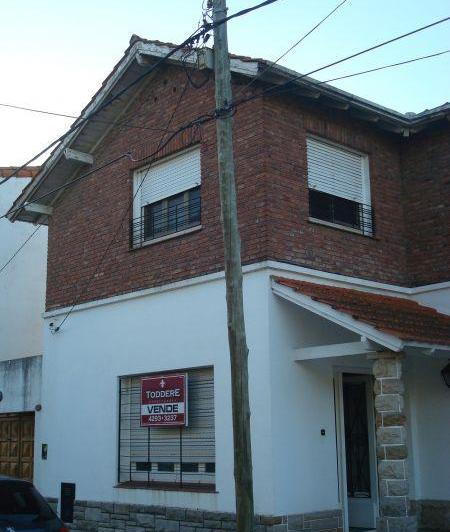 Casa · 1m² · 4 Ambientes · 1 Cochera