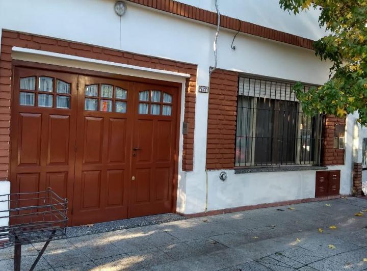 Casa · 75m² · 2 Ambientes · 1 Cochera