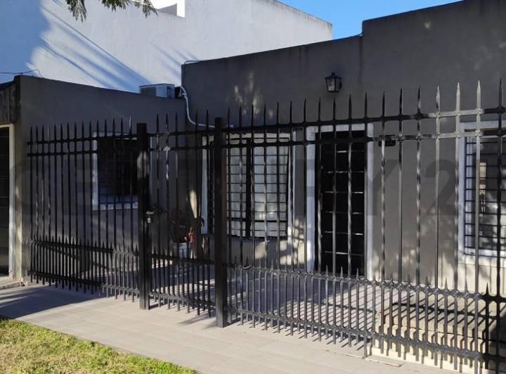 Casa · 112m² · 5 Ambientes · 3 Cocheras