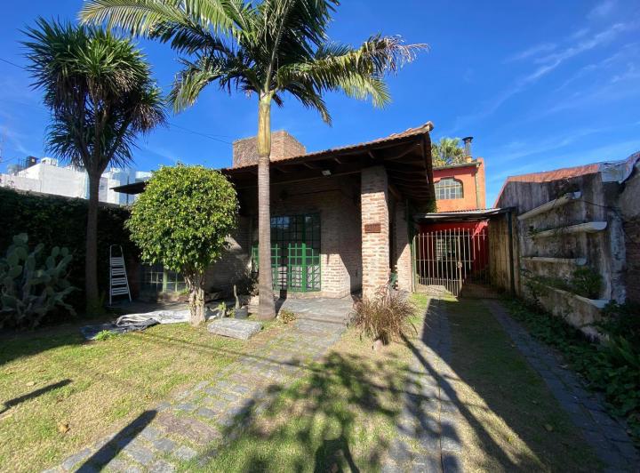 Casa · 180m² · 4 Ambientes · 2 Cocheras