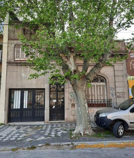 Casa · 190m² · 4 Ambientes · 1 Cochera