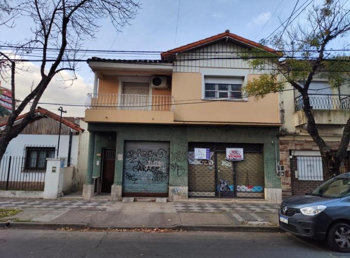 Casa · 160m² · 4 Ambientes · 1 Cochera