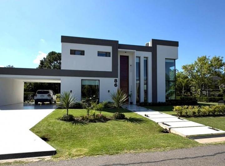 Casa · 363m² · 5 Ambientes · 4 Cocheras