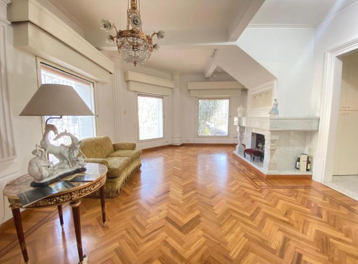 Casa · 226m² · 4 Ambientes · 1 Cochera