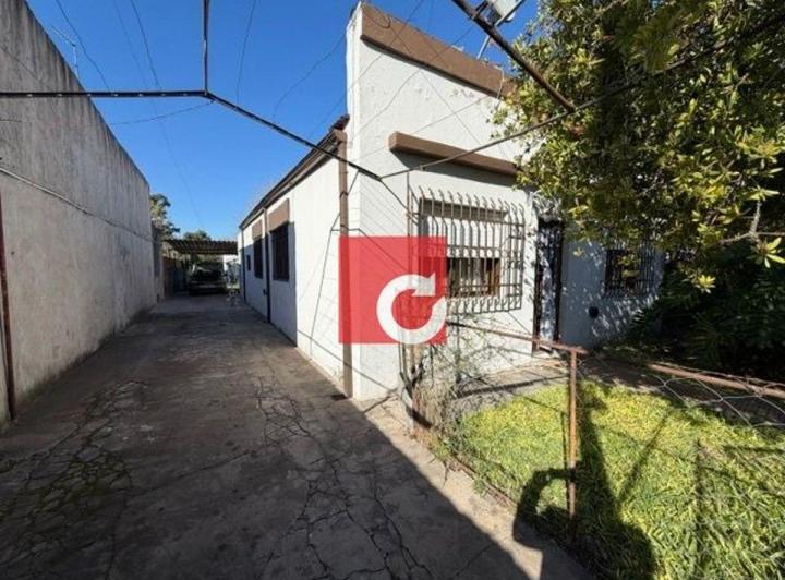 Casa · 120m² · 4 Ambientes · 6 Cocheras