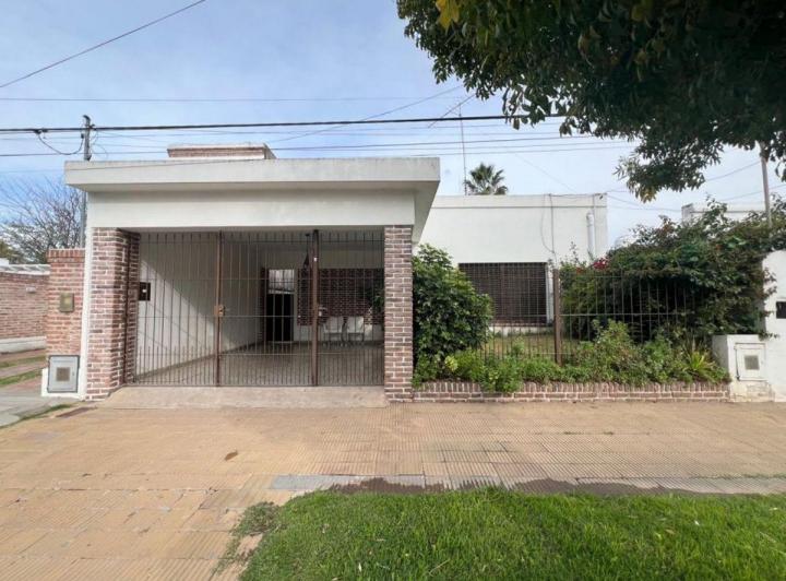 Casa · 140m² · 5 Ambientes · 1 Cochera
