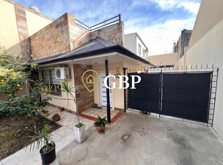 Casa · 251m² · 4 Ambientes · 2 Cocheras