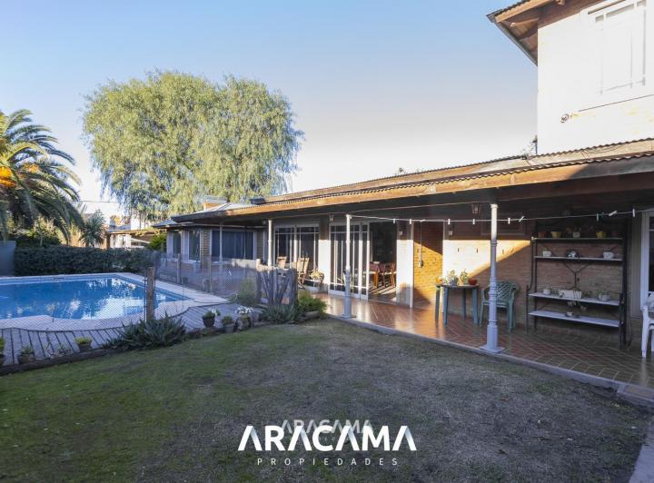 Casa · 283m² · 4 Ambientes · 1 Cochera