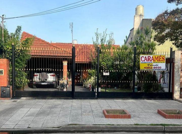 Casa · 176m² · 4 Ambientes · 2 Cocheras