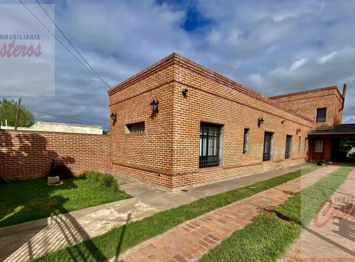 Casa · 150m² · 5 Ambientes · 2 Cocheras