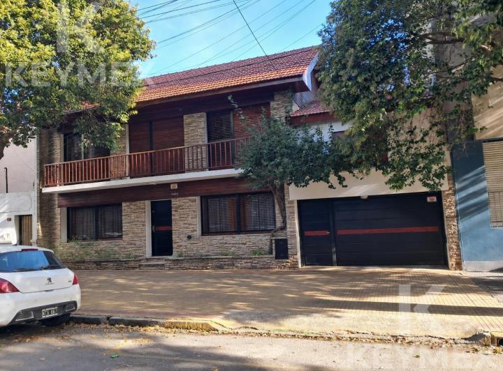 Casa · 249m² · 7 Ambientes