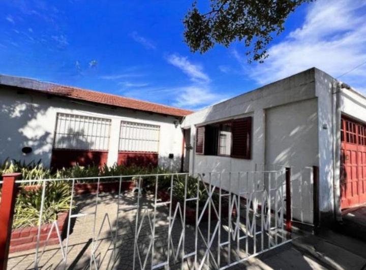 Casa · 112m² · 4 Ambientes · 1 Cochera