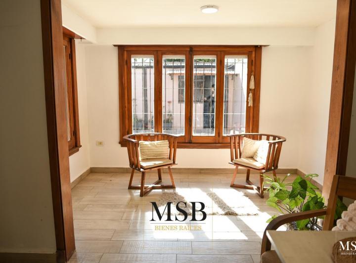 Casa · 216m² · 4 Ambientes · 3 Cocheras