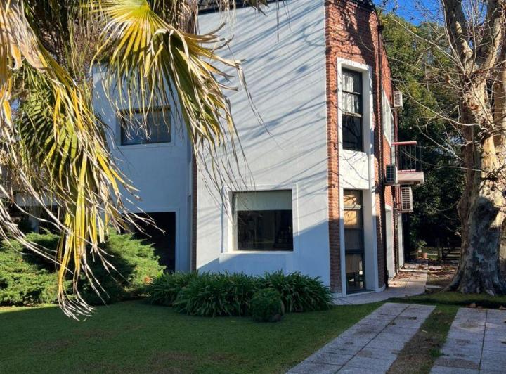 Casa · 315m² · 7 Ambientes · 2 Cocheras