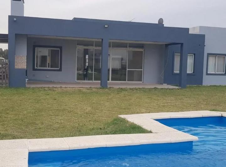 Casa · 147m² · 4 Ambientes · 2 Cocheras