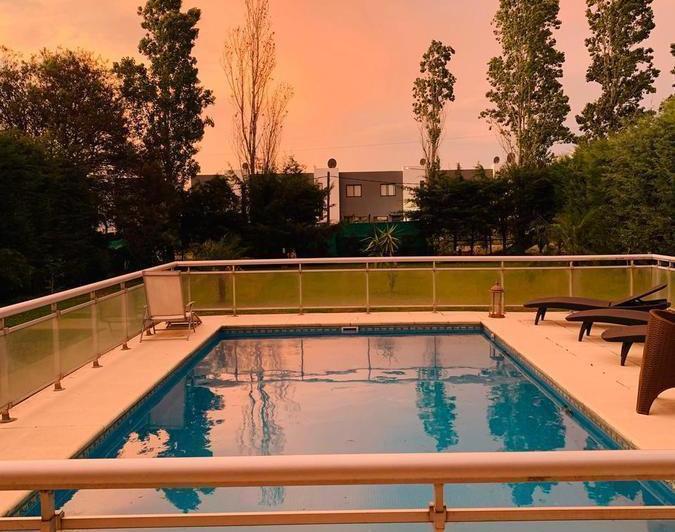 Casa · 250m² · 5 Ambientes · 2 Cocheras