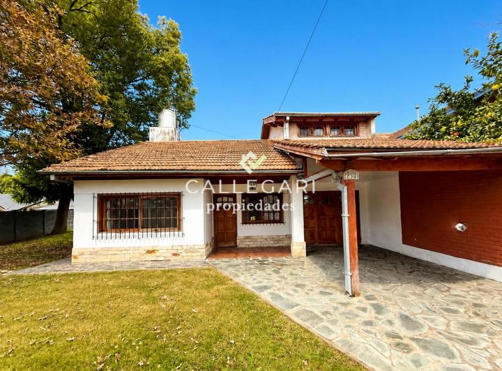 Casa · 166m² · 4 Ambientes · 4 Cocheras