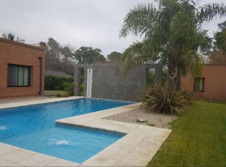 Casa · 365m² · 5 Ambientes · 5 Cocheras