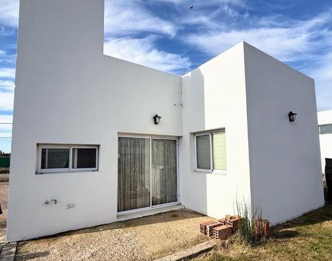 Casa · 82m² · 4 Ambientes · 2 Cocheras