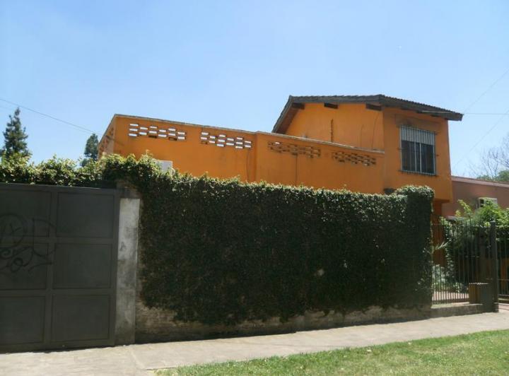 Casa · 5 Ambientes · 1 Cochera