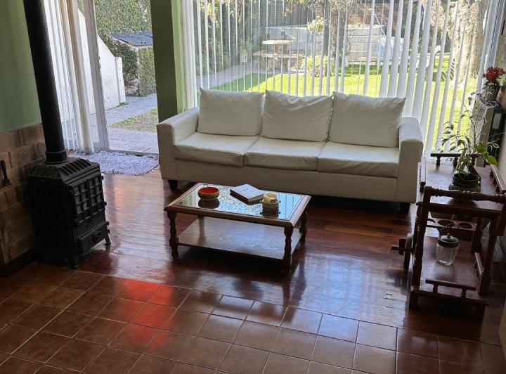 Casa · 363m² · 8 Ambientes · 5 Cocheras
