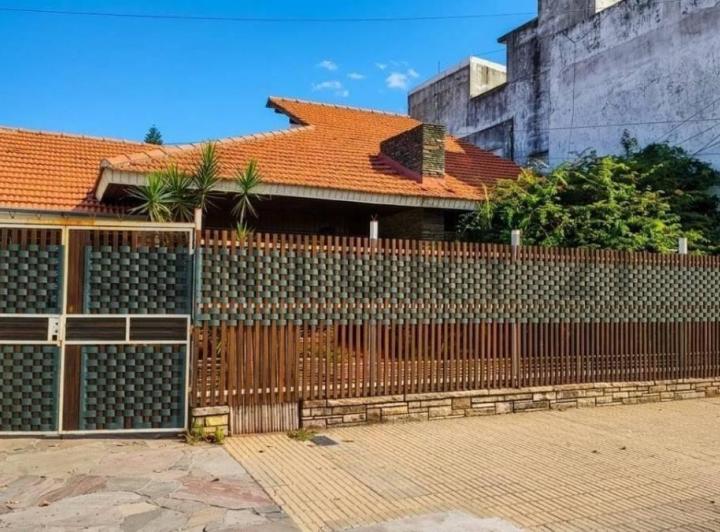 Casa · 161m² · 5 Ambientes · 2 Cocheras