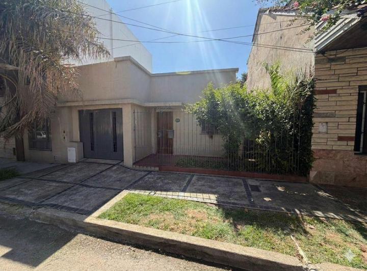 Casa · 92m² · 3 Ambientes · 1 Cochera