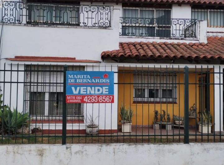 Casa · 217m² · 5 Ambientes · 1 Cochera