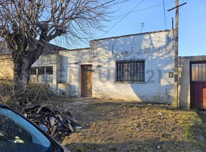 Casa · 100m² · 2 Dormitorios · 1 Cochera