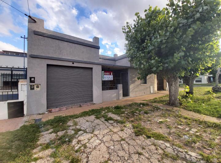 Casa · 90m² · 7 Ambientes · 1 Cochera