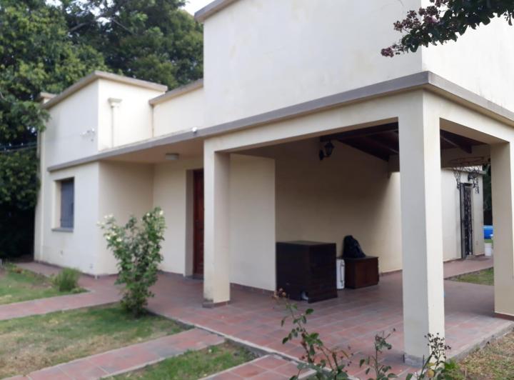 Casa · 100m² · 4 Ambientes · 1 Cochera