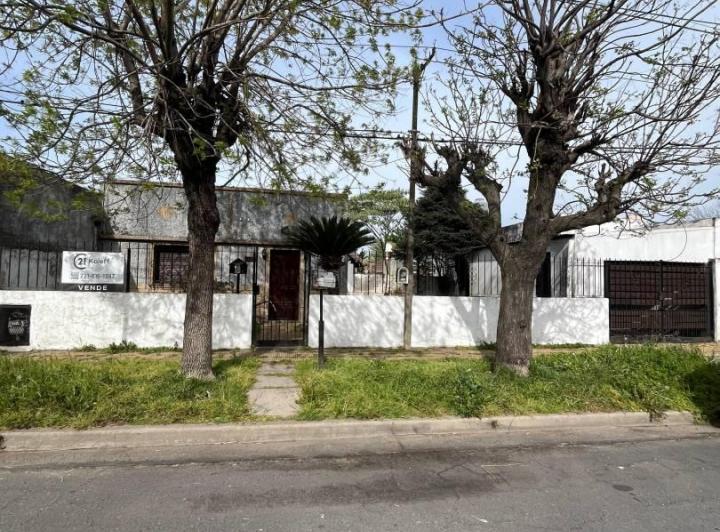 Casa · 100m² · 5 Ambientes · 1 Cochera