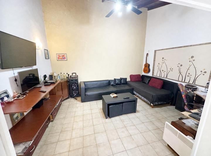 Casa · 120m² · 4 Ambientes · 5 Cocheras
