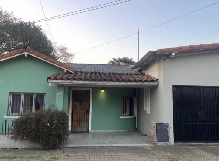 Casa · 1m² · 4 Ambientes