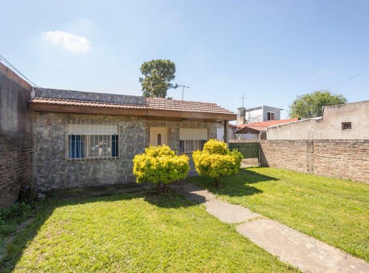 Casa · 65m² · 3 Ambientes · 1 Cochera