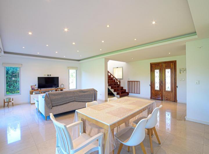 Casa · 212m² · 4 Ambientes · 4 Cocheras