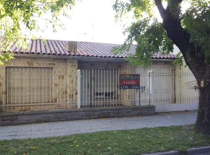 Casa · 100m² · 2 Dormitorios · 1 Cochera