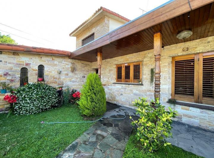 Casa · 153m² · 4 Ambientes · 1 Cochera
