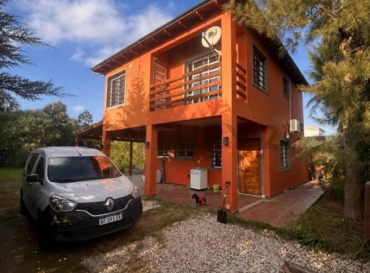 Casa · 190m² · 4 Ambientes · 2 Cocheras