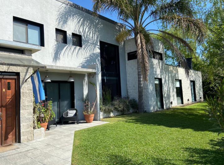 Casa · 300m²